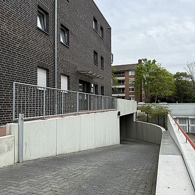 kunde-duesseldorf-tiefgarage-einfahrt